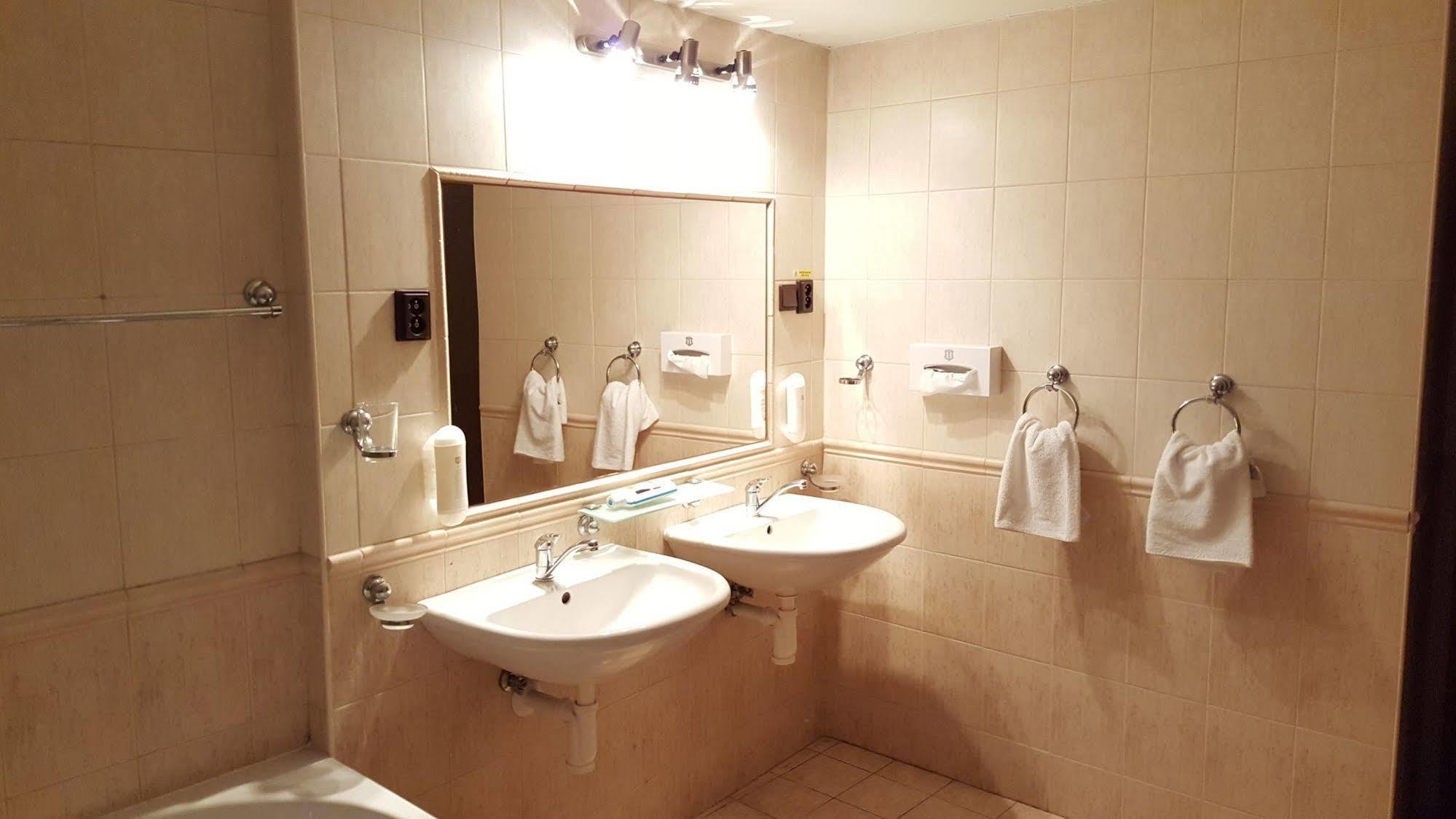 Hotel Carpatia Μπρατισλάβα Εξωτερικό φωτογραφία